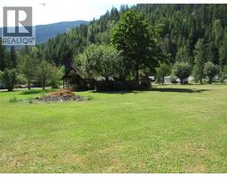 2057 Loff Road, Castlegar, BC V1N4N2 Photo 11