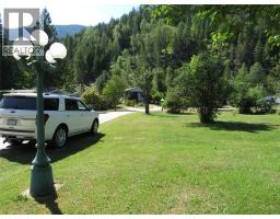 2057 Loff Road, Castlegar, BC V1N4N2 Photo 13