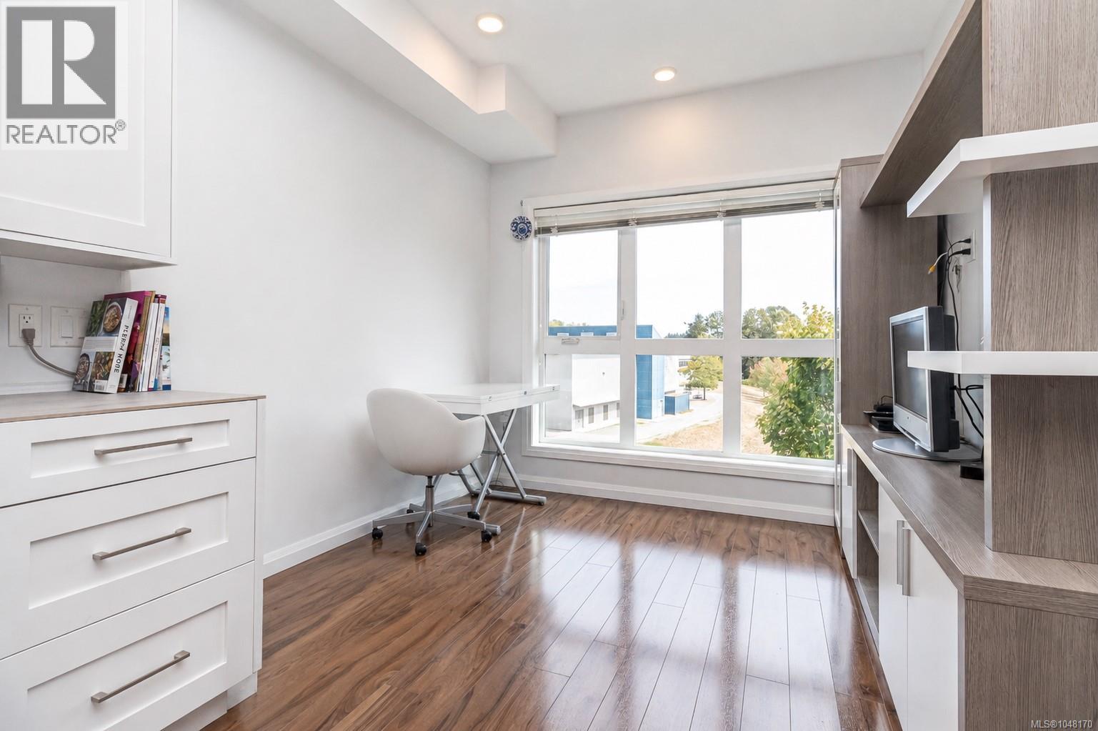 304 745 Travino Lane, Saanich