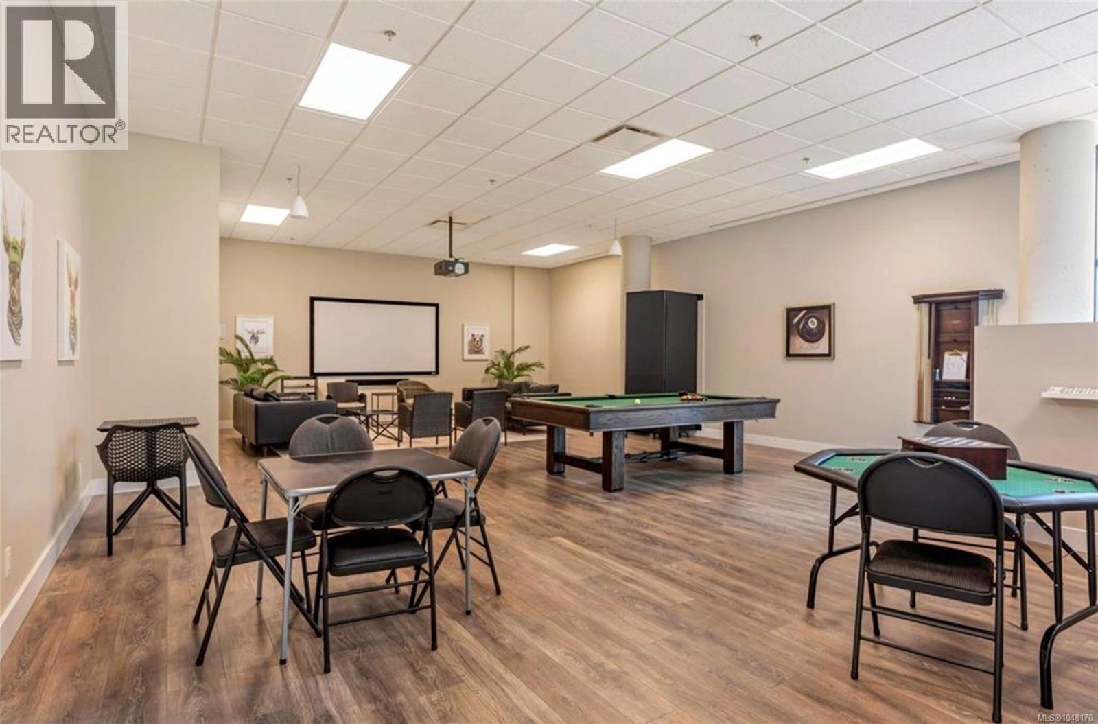 304 745 Travino Lane, Saanich