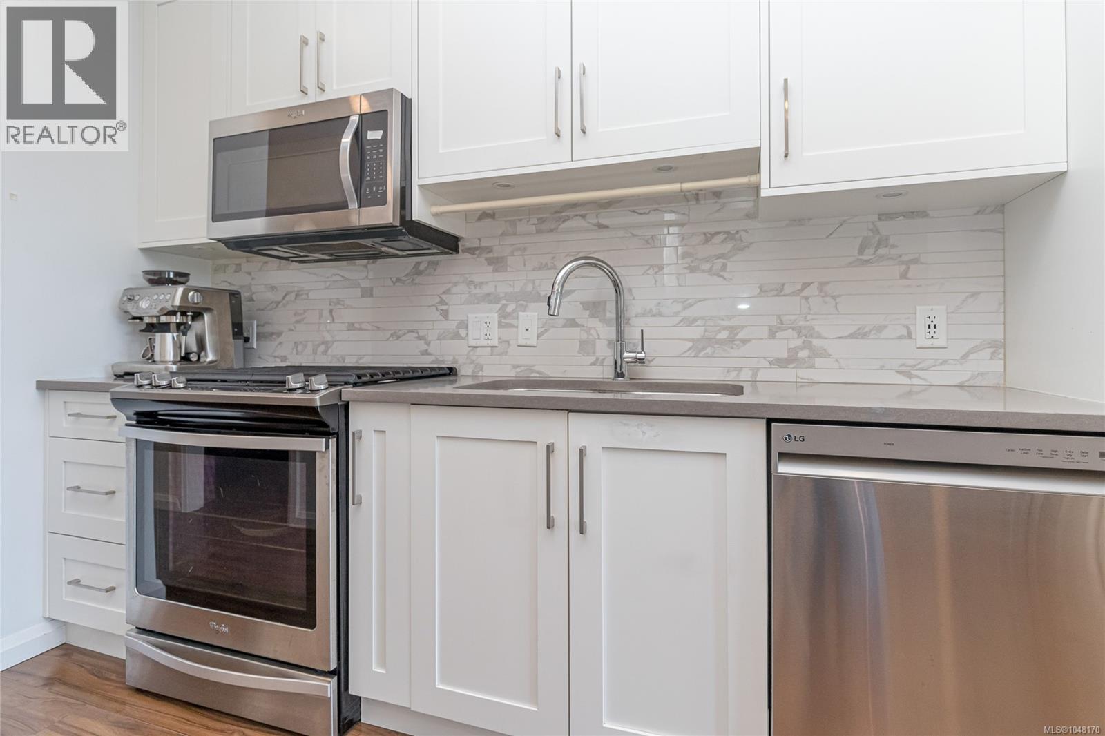 304 745 Travino Lane, Saanich
