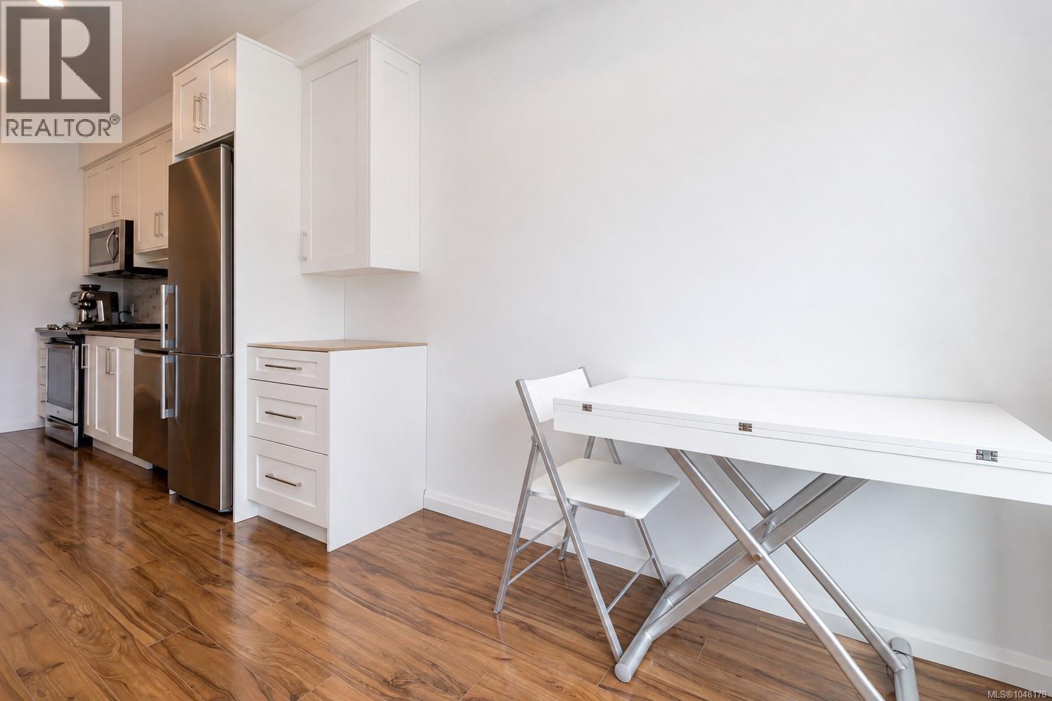 304 745 Travino Lane, Saanich