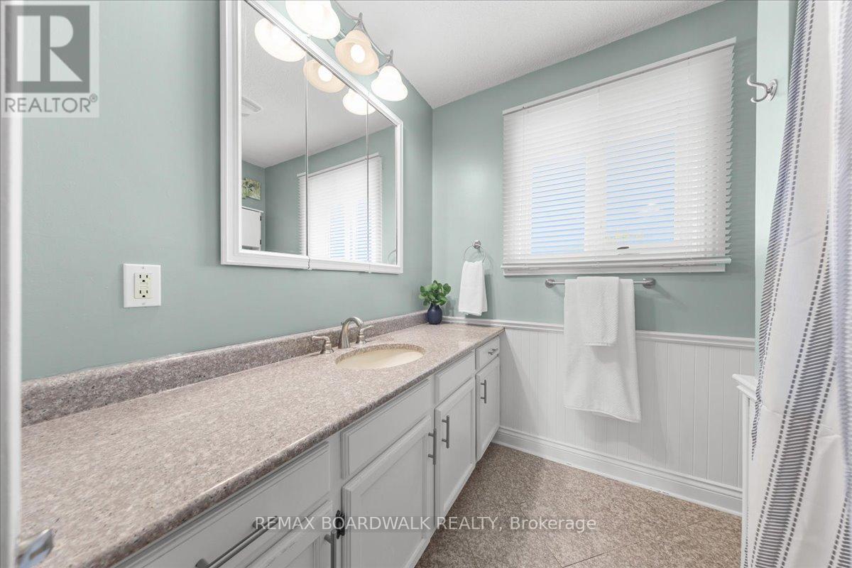 795 REJANE CRESCENT - 21