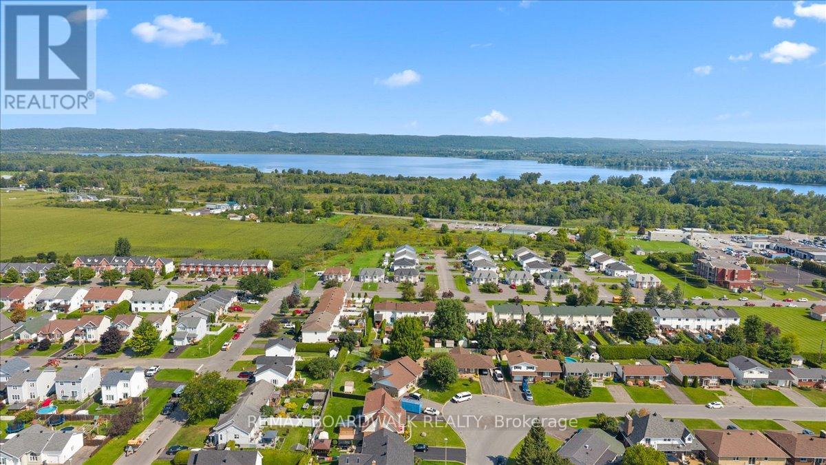 795 REJANE CRESCENT - 42