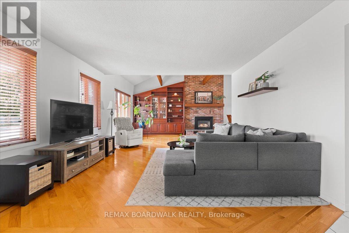 795 REJANE CRESCENT - 5