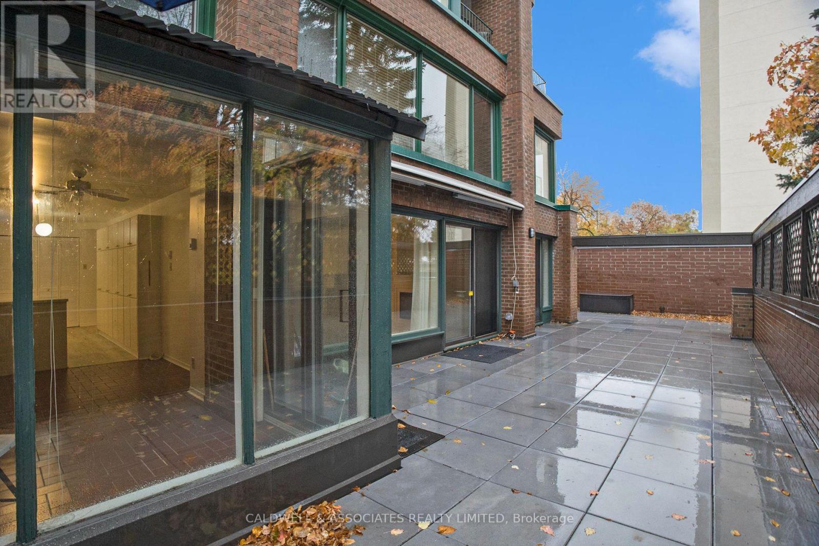 #1 140 RIDEAU TERRACE - Image 34