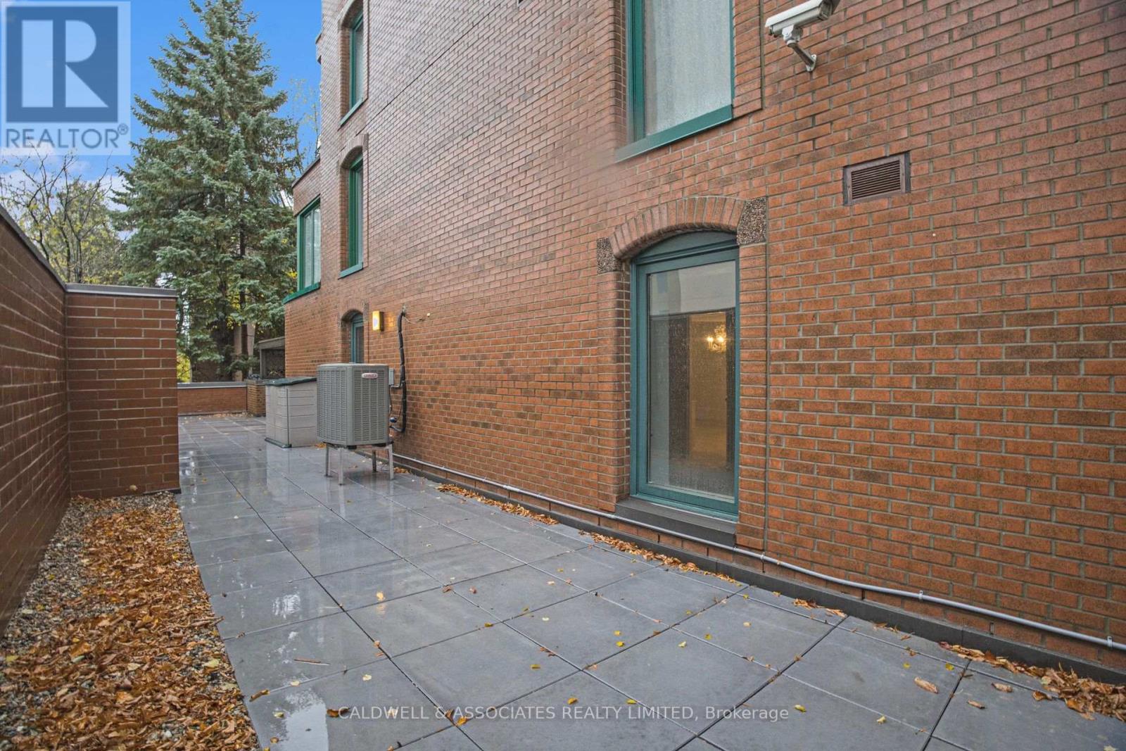 #1 140 RIDEAU TERRACE - Image 35