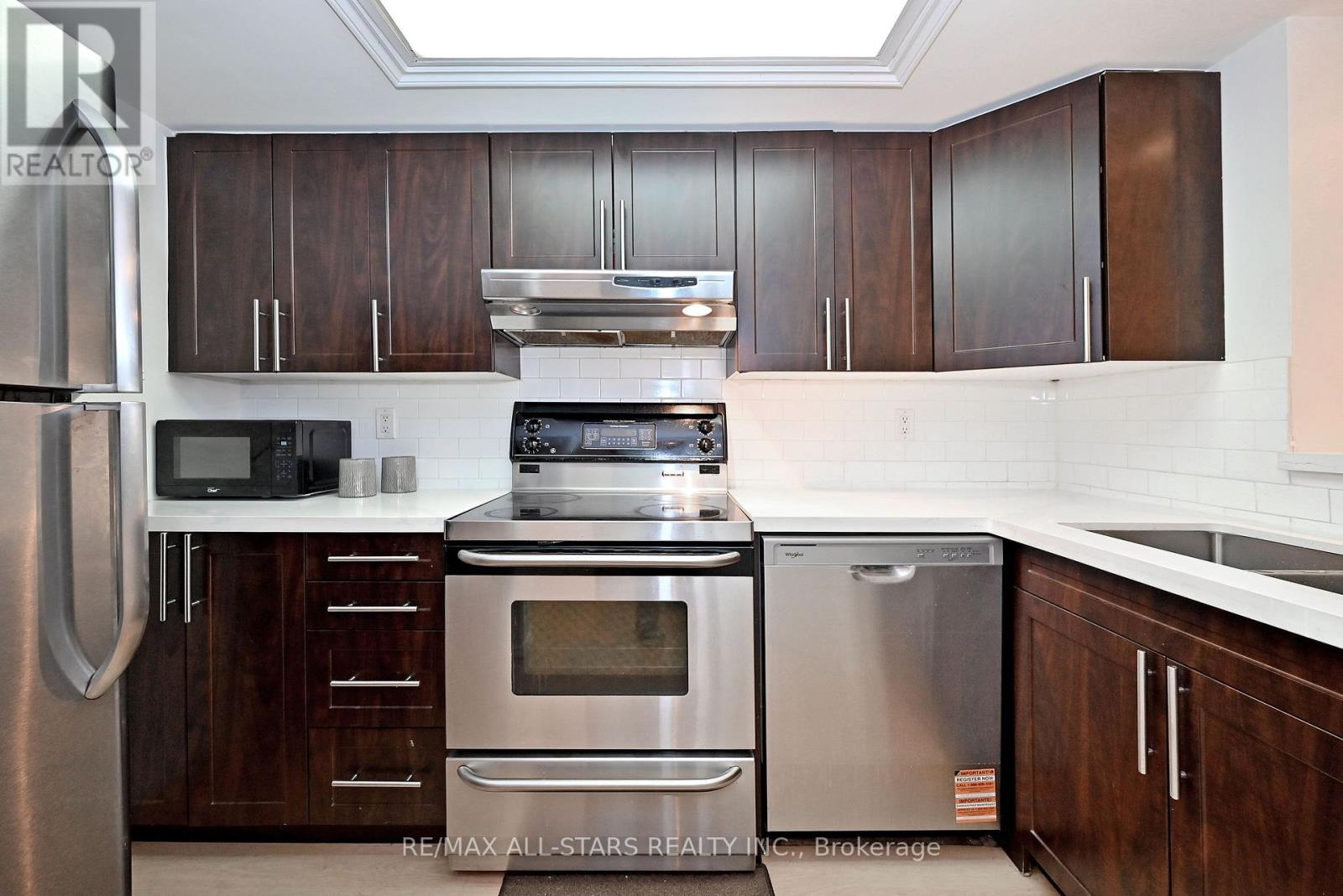 #2112 15 MAITLAND PLACE - 12