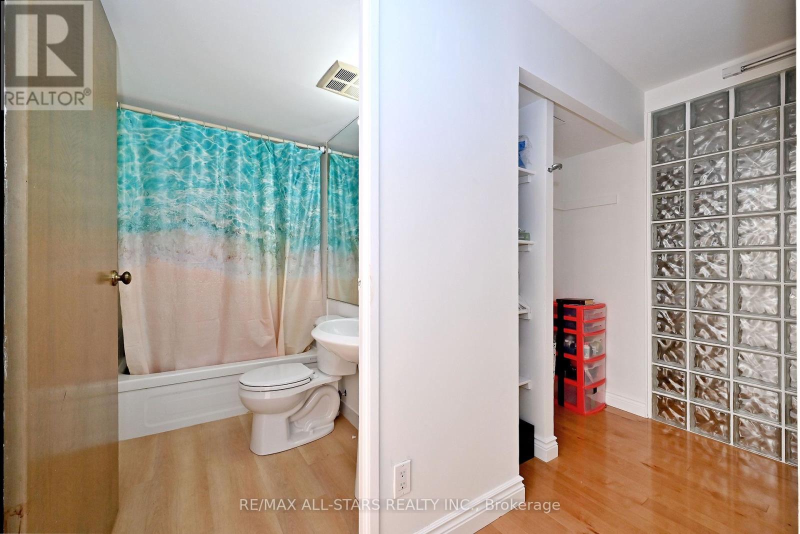 #2112 15 MAITLAND PLACE - 21