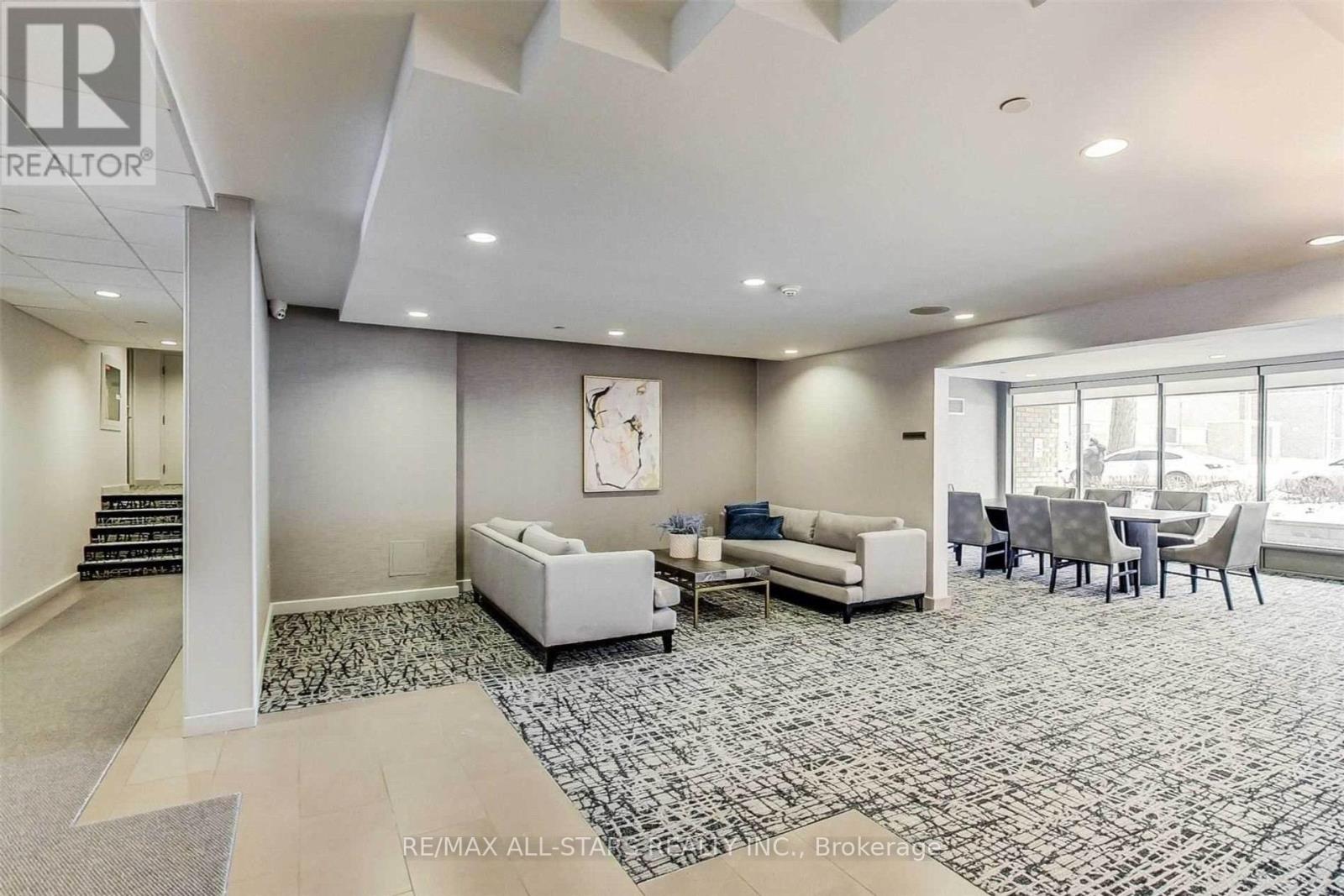 #2112 15 MAITLAND PLACE - Image 3
