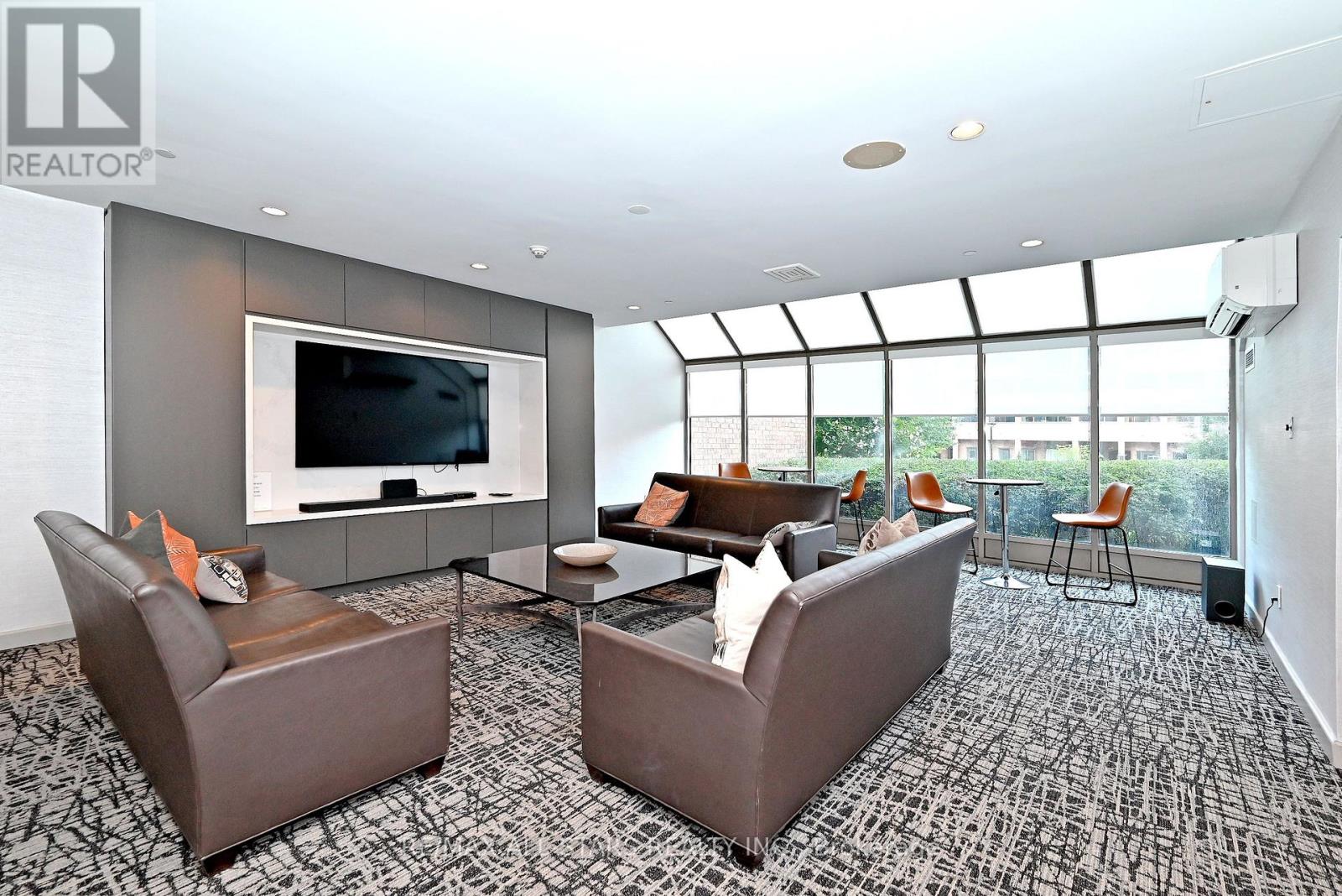 #2112 15 MAITLAND PLACE - 36