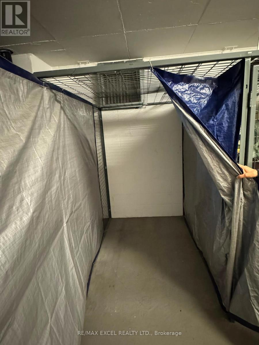 #4606 17 BATHURST STREET - 17