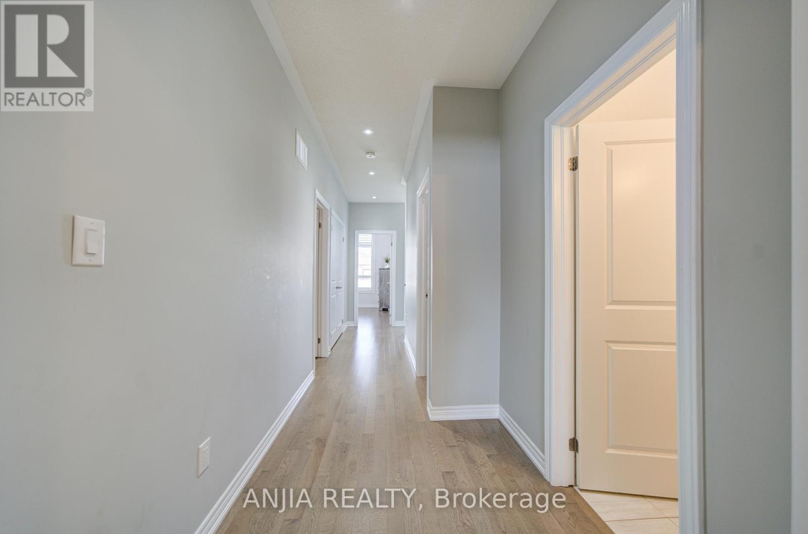 63 SUTTONRAIL WAY - Image 46