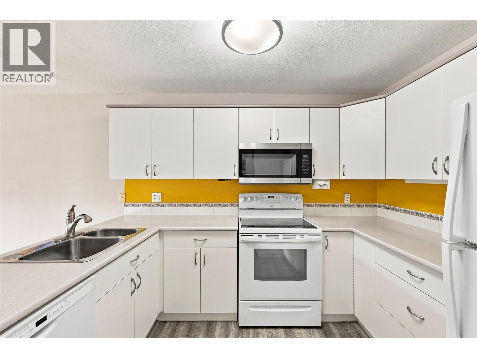 #318 554 Seymour Street - Image 9