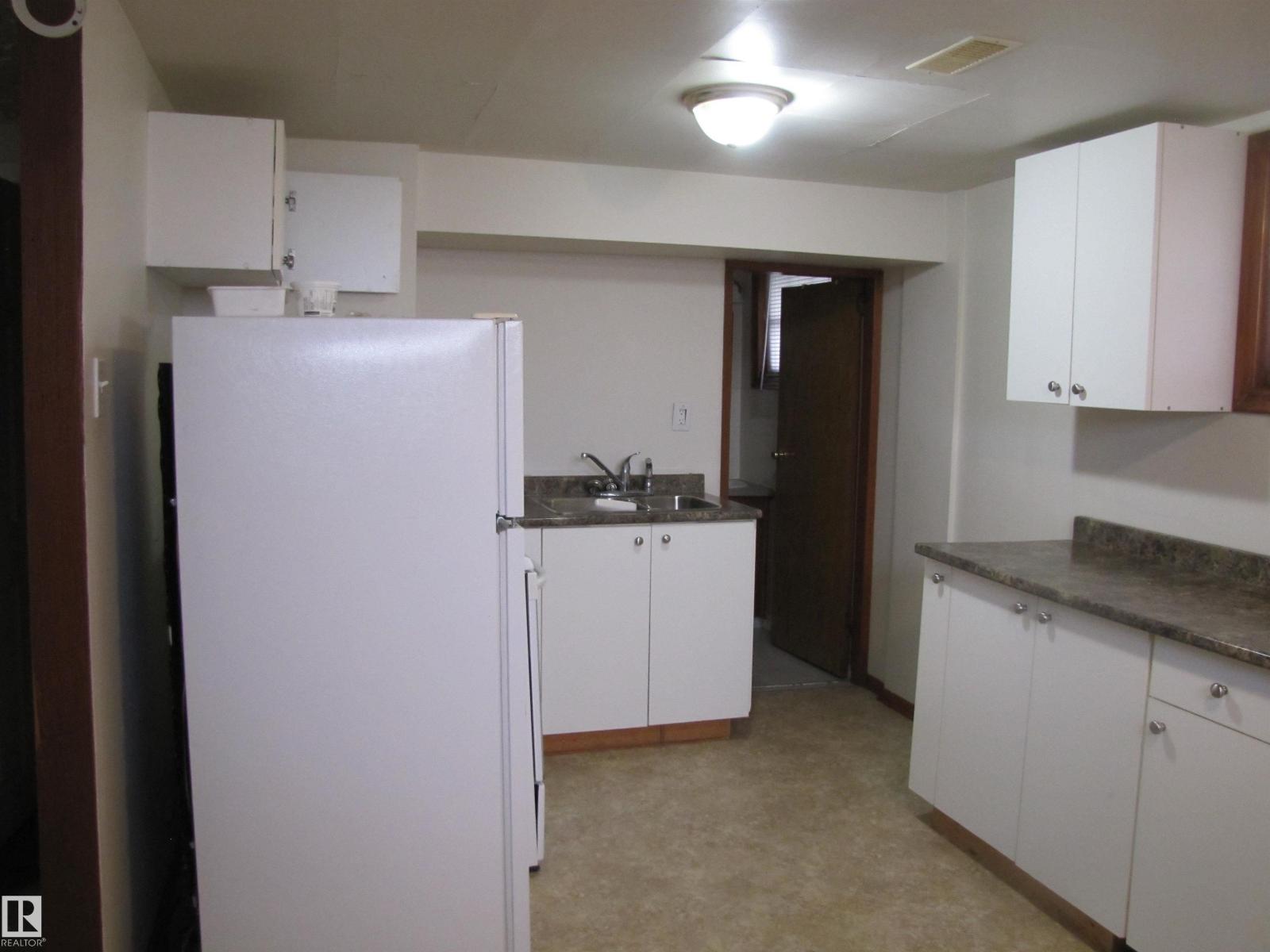 9512 63 AV NW - Image 18