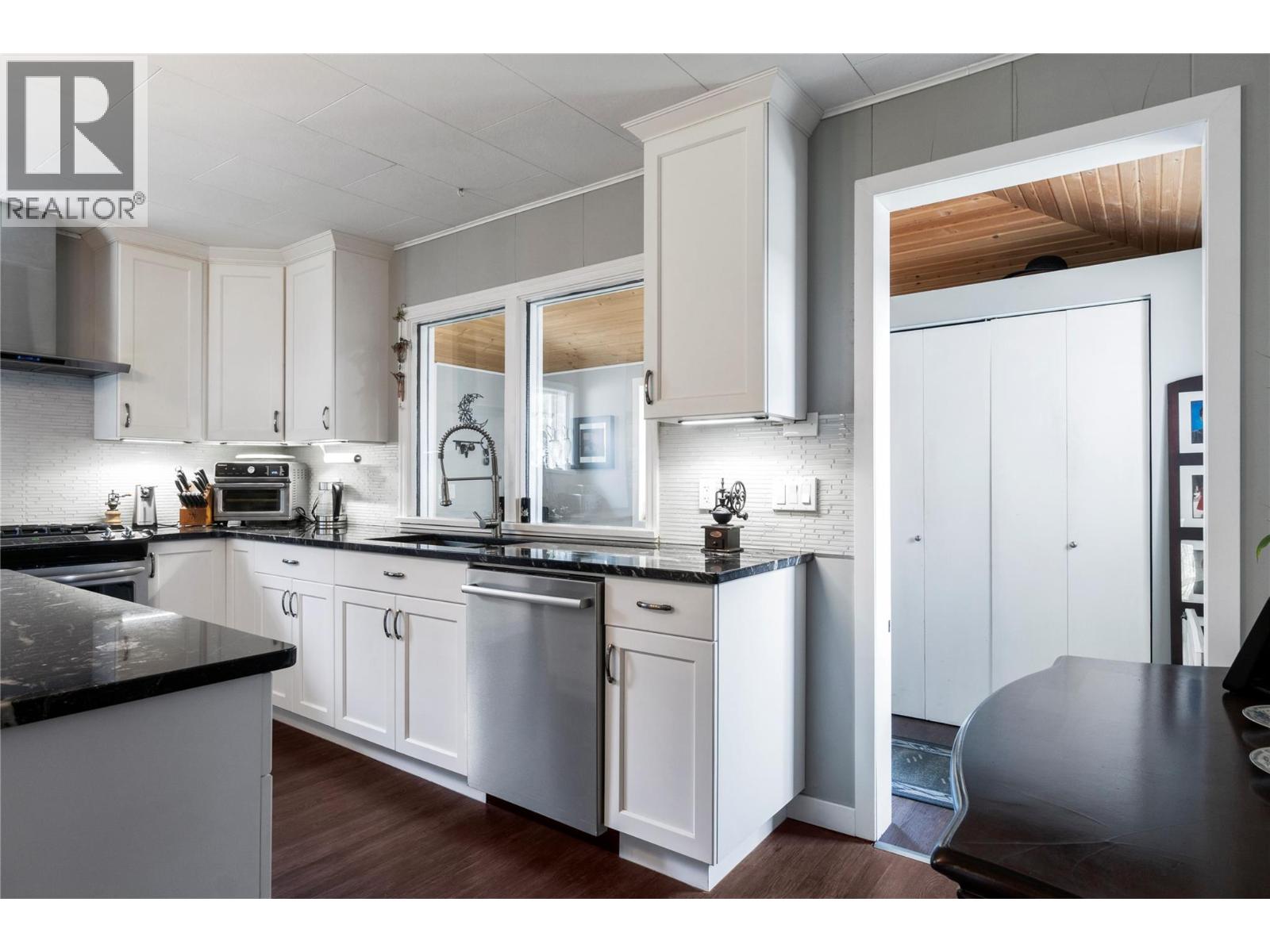 410 Foothill Road SW - Image 8