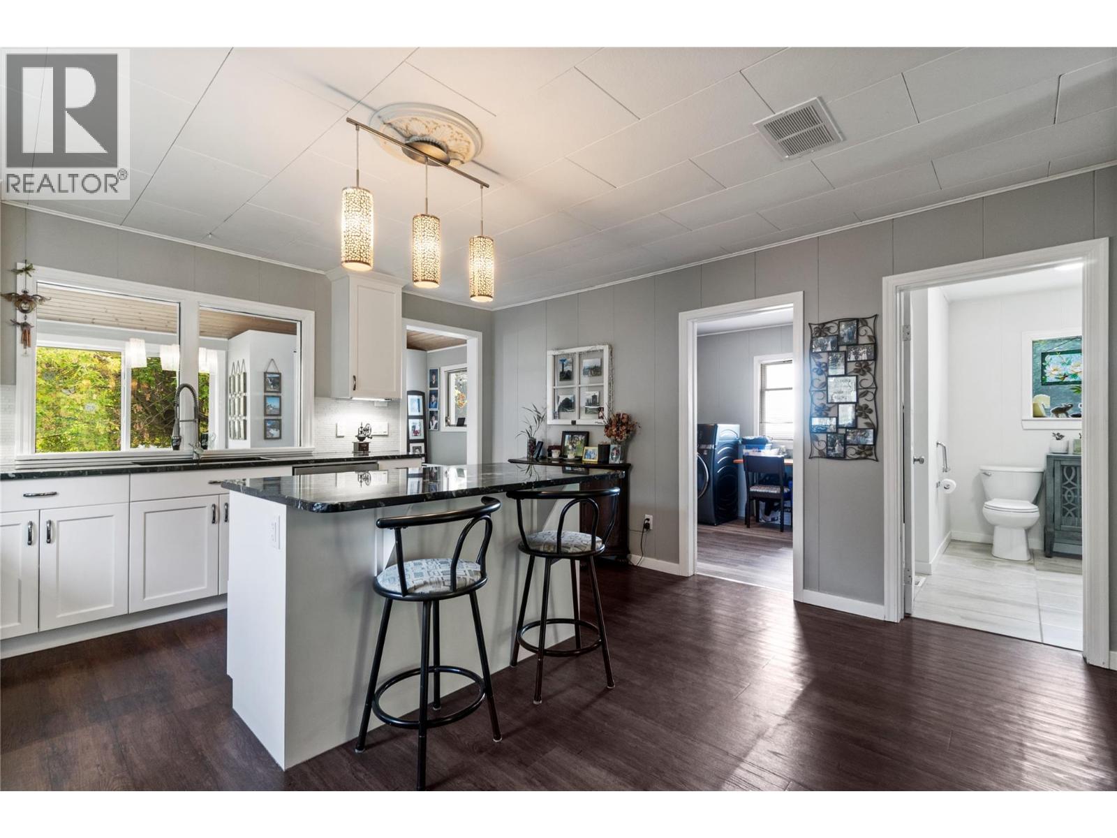 410 Foothill Road SW - Image 14