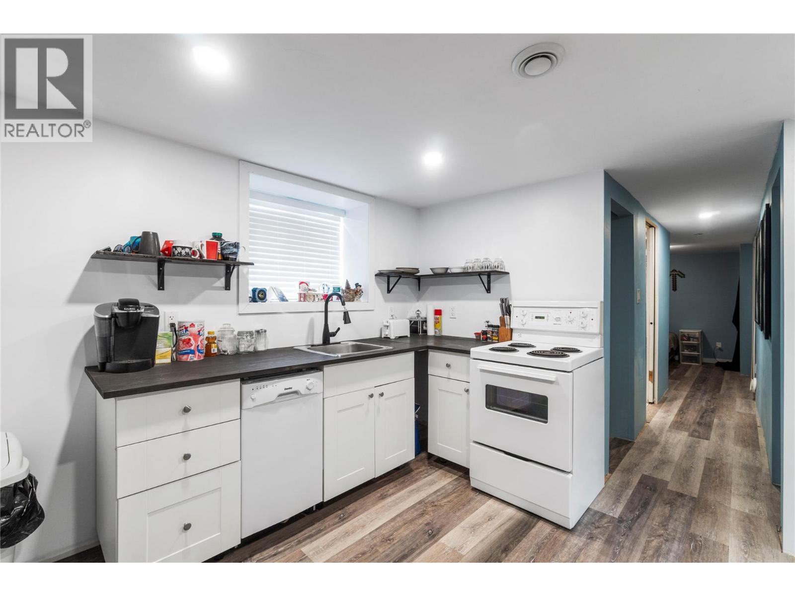 410 Foothill Road SW - 35