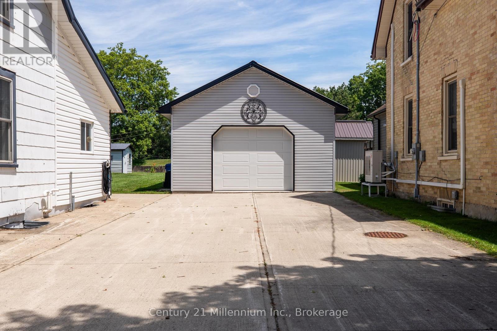 544 LOUISA STREET, West Grey — photo 4