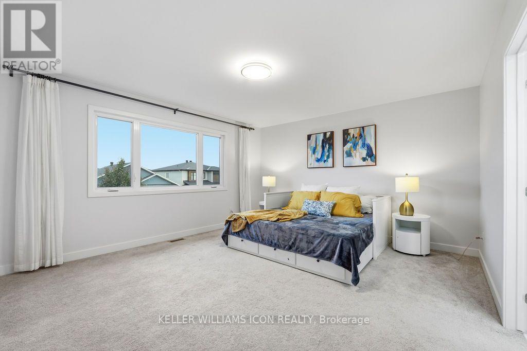 65 AXEL CRESCENT - 37
