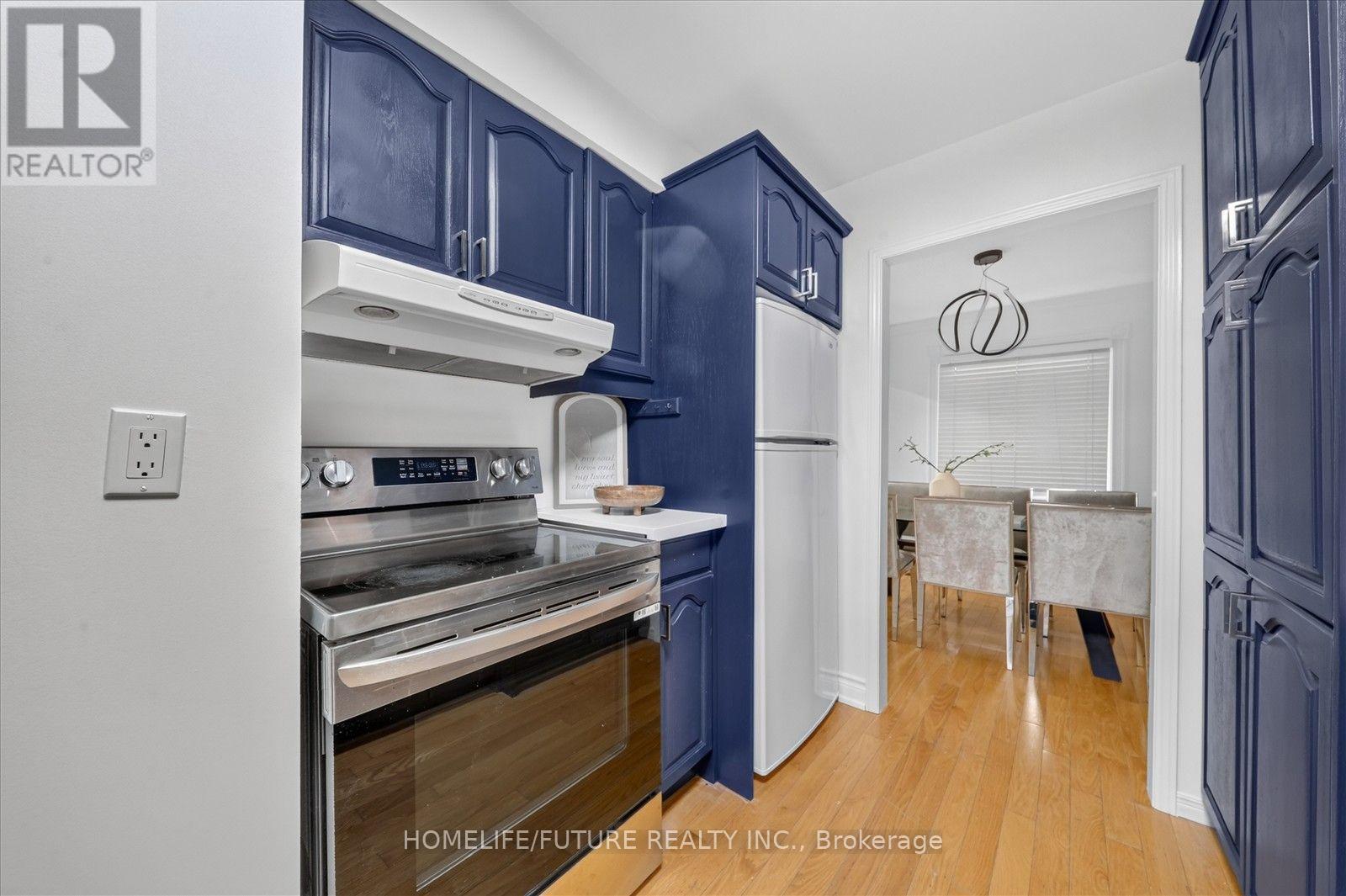 32 MARSHALL CRESCENT - 14