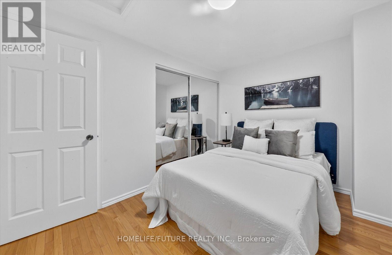 32 MARSHALL CRESCENT - 21