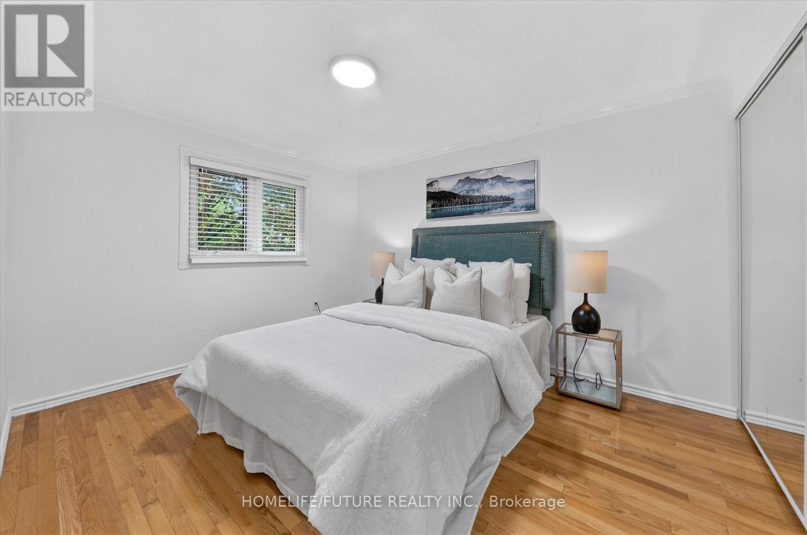 32 MARSHALL CRESCENT - 22