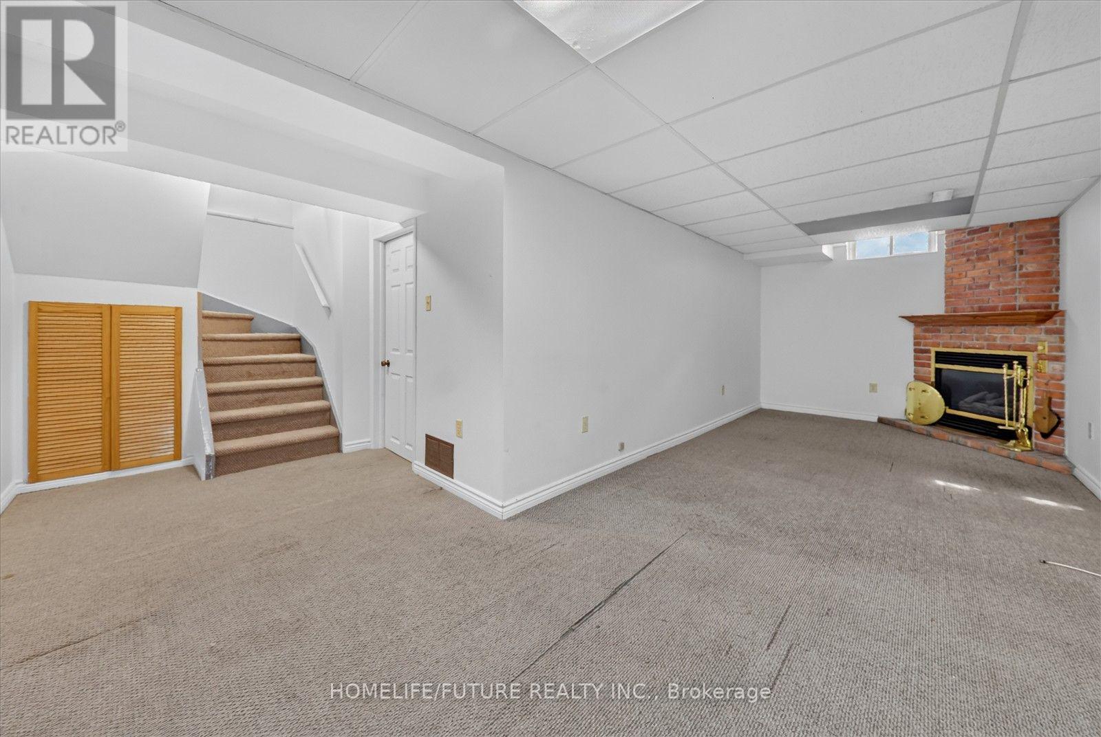 32 MARSHALL CRESCENT - 28