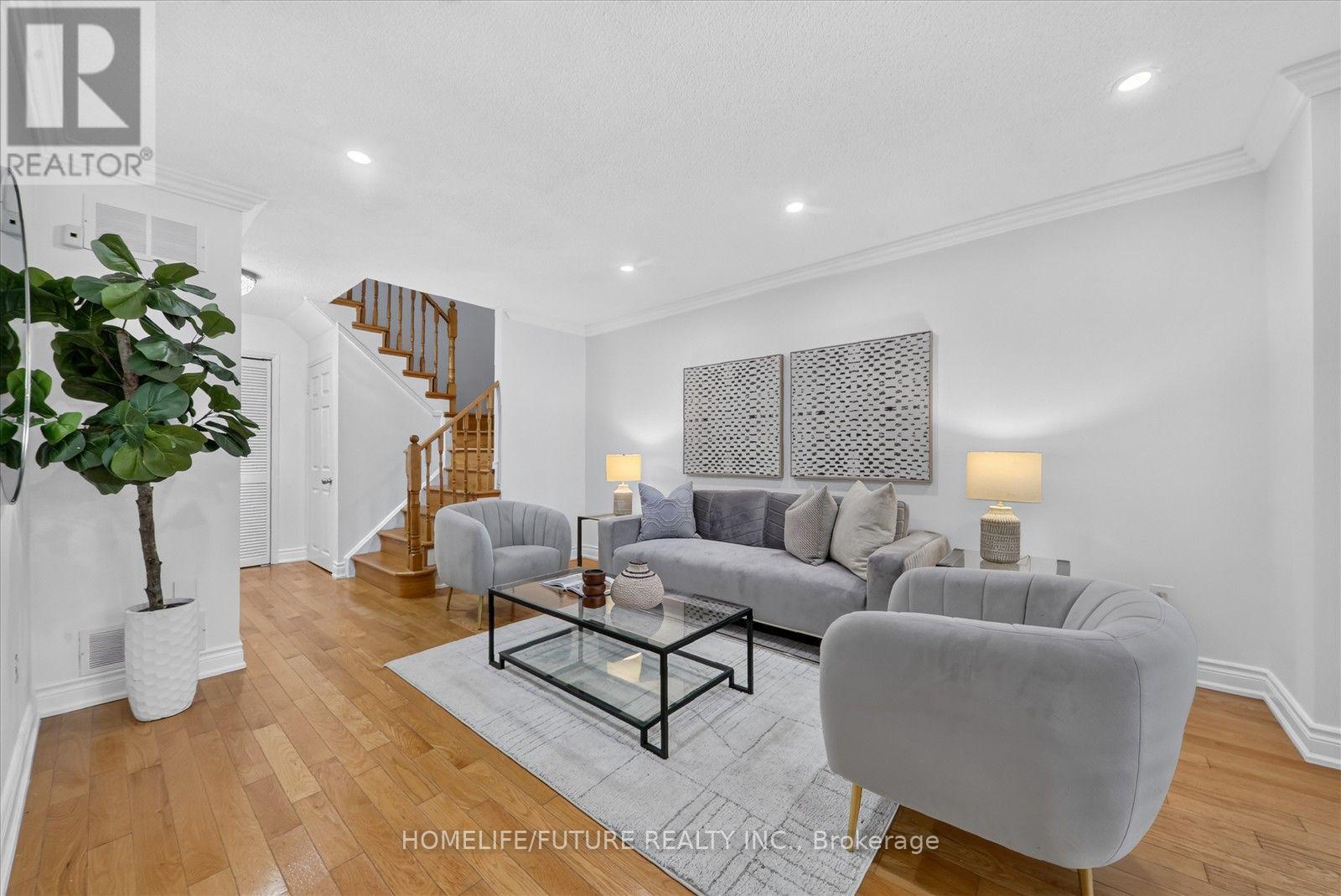 32 MARSHALL CRESCENT - 9