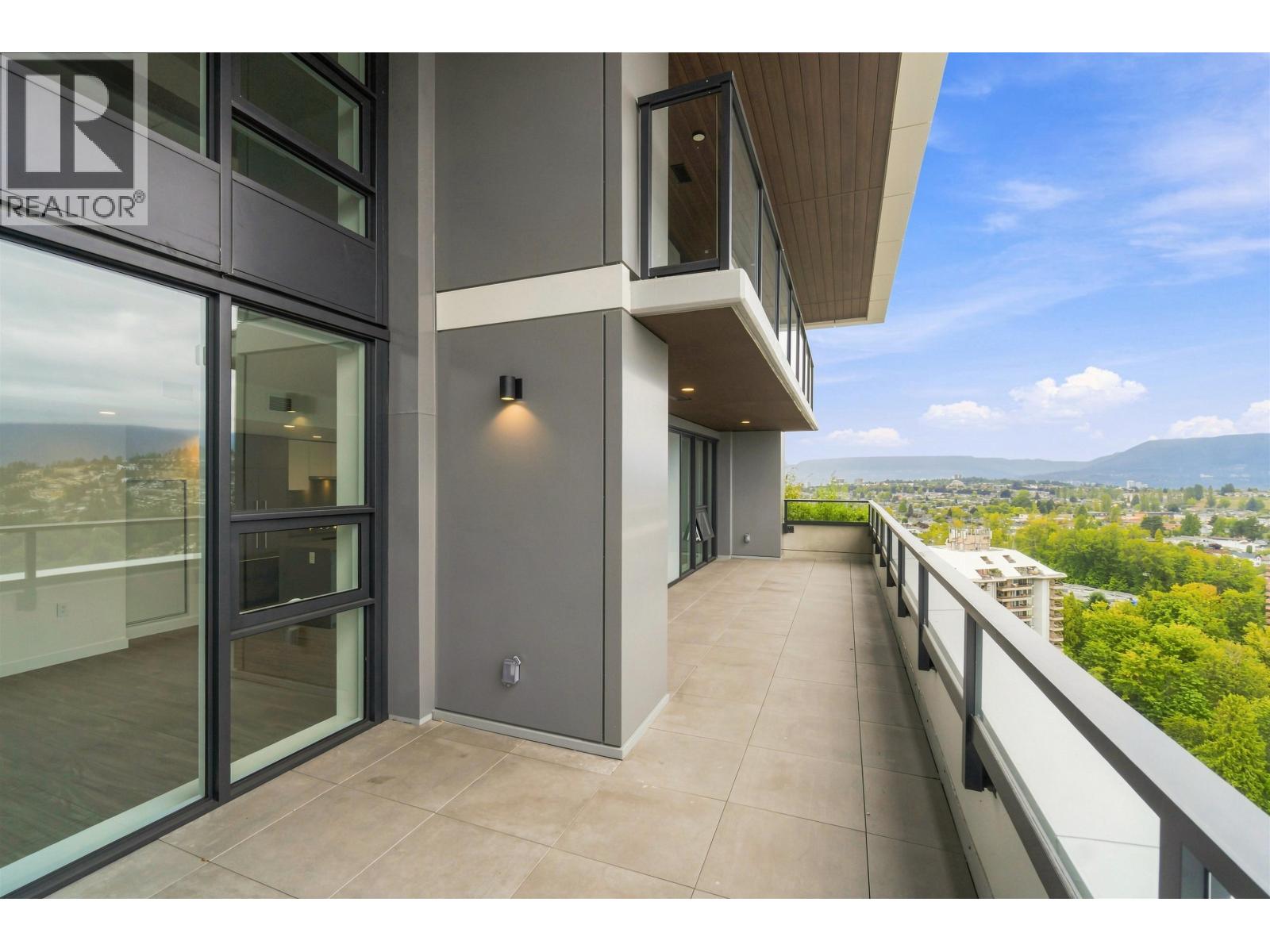 3302 2135 SPRINGER AVENUE, Burnaby