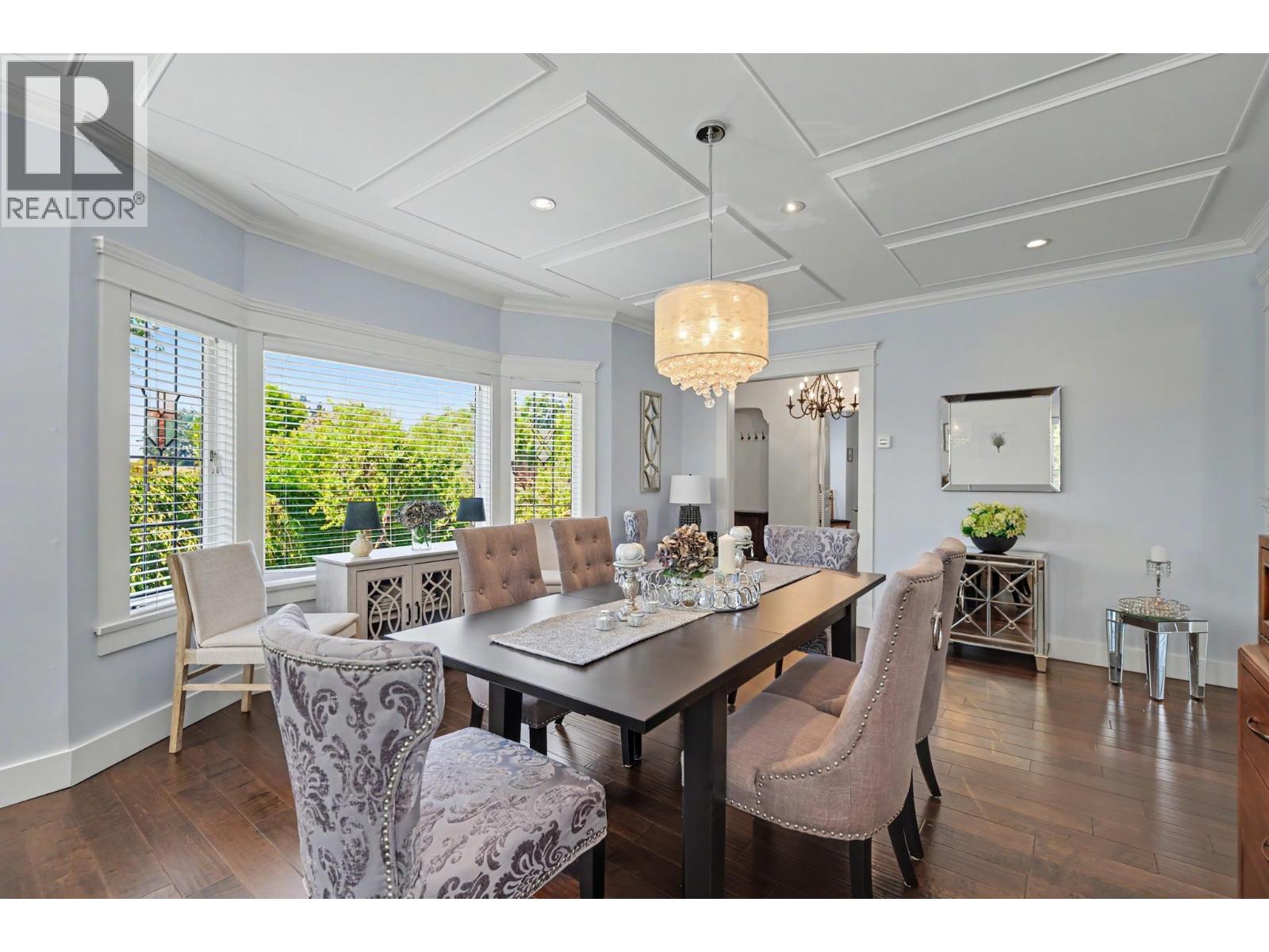 952 GRAND BOULEVARD, North Vancouver