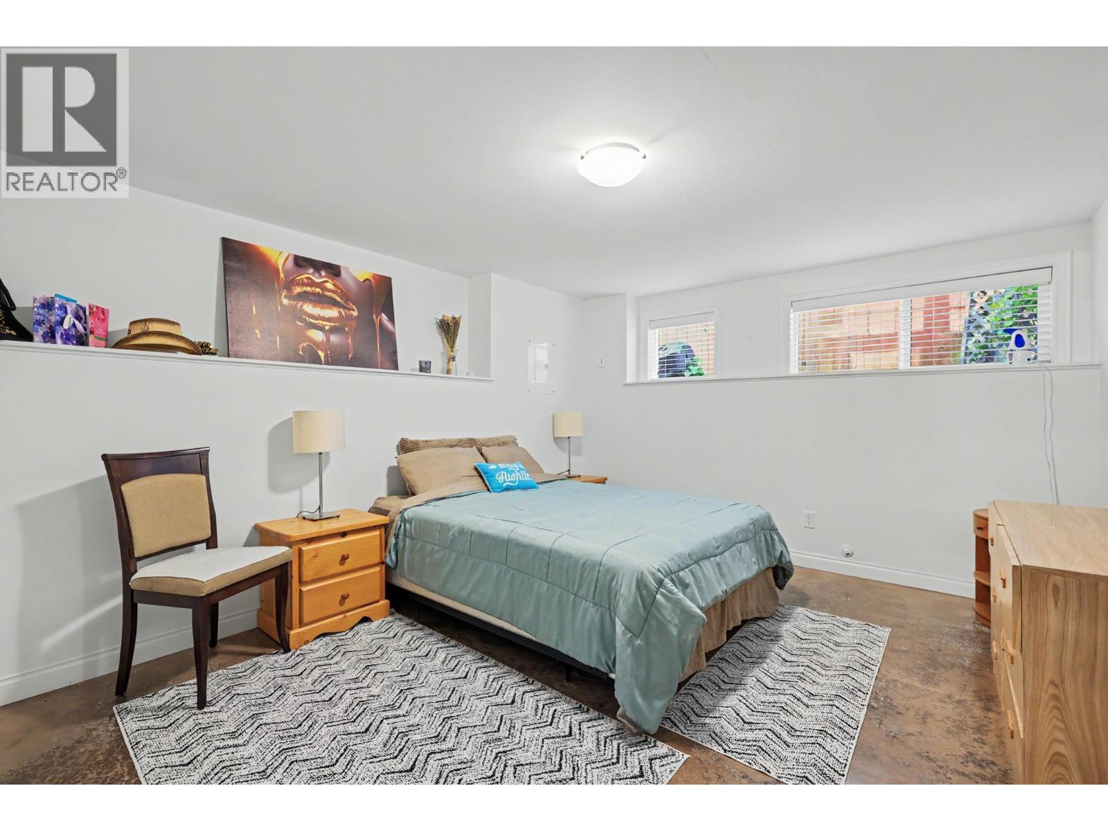 952 GRAND BOULEVARD, North Vancouver
