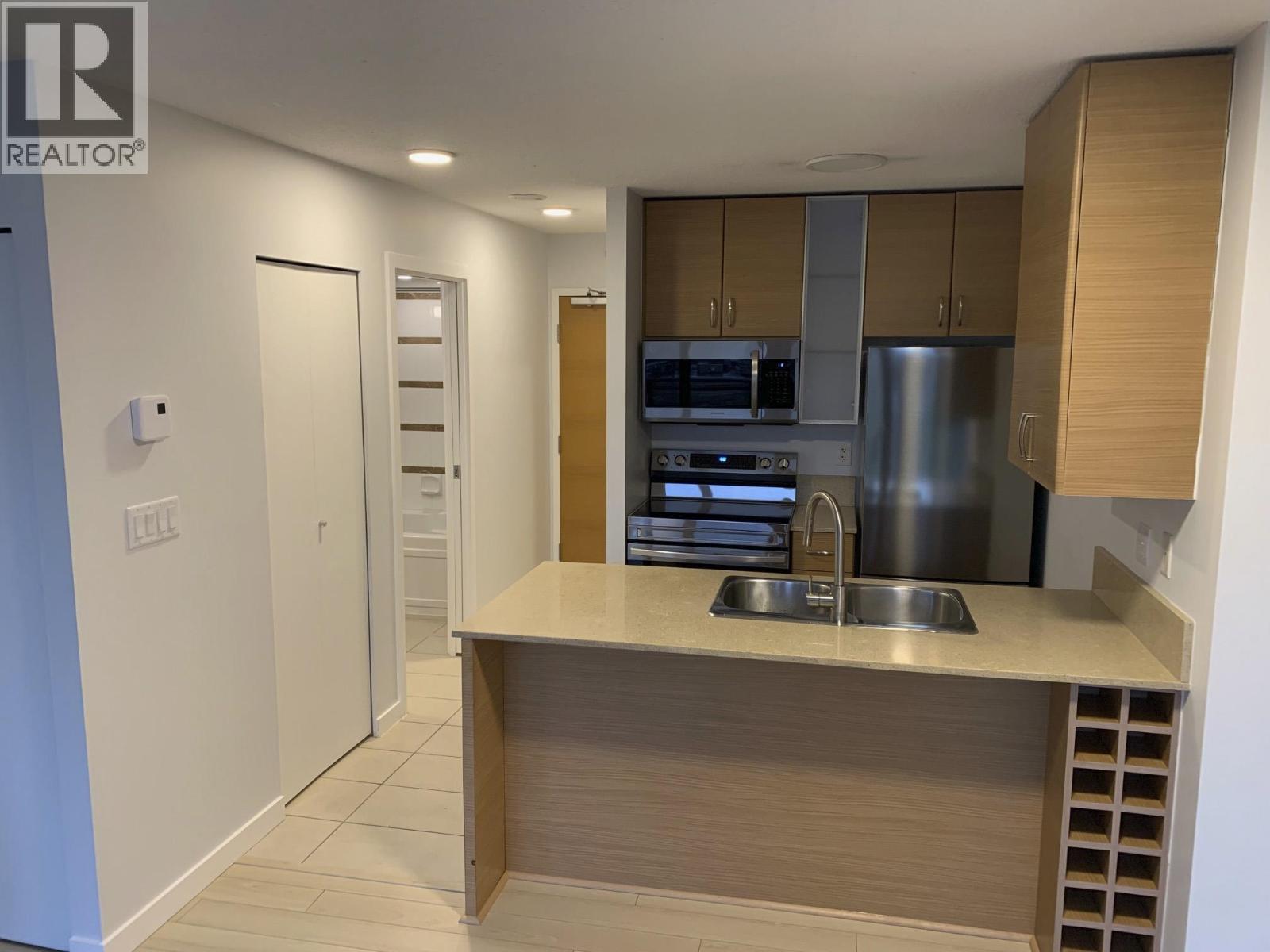 908 909 MAINLAND STREET, Vancouver
