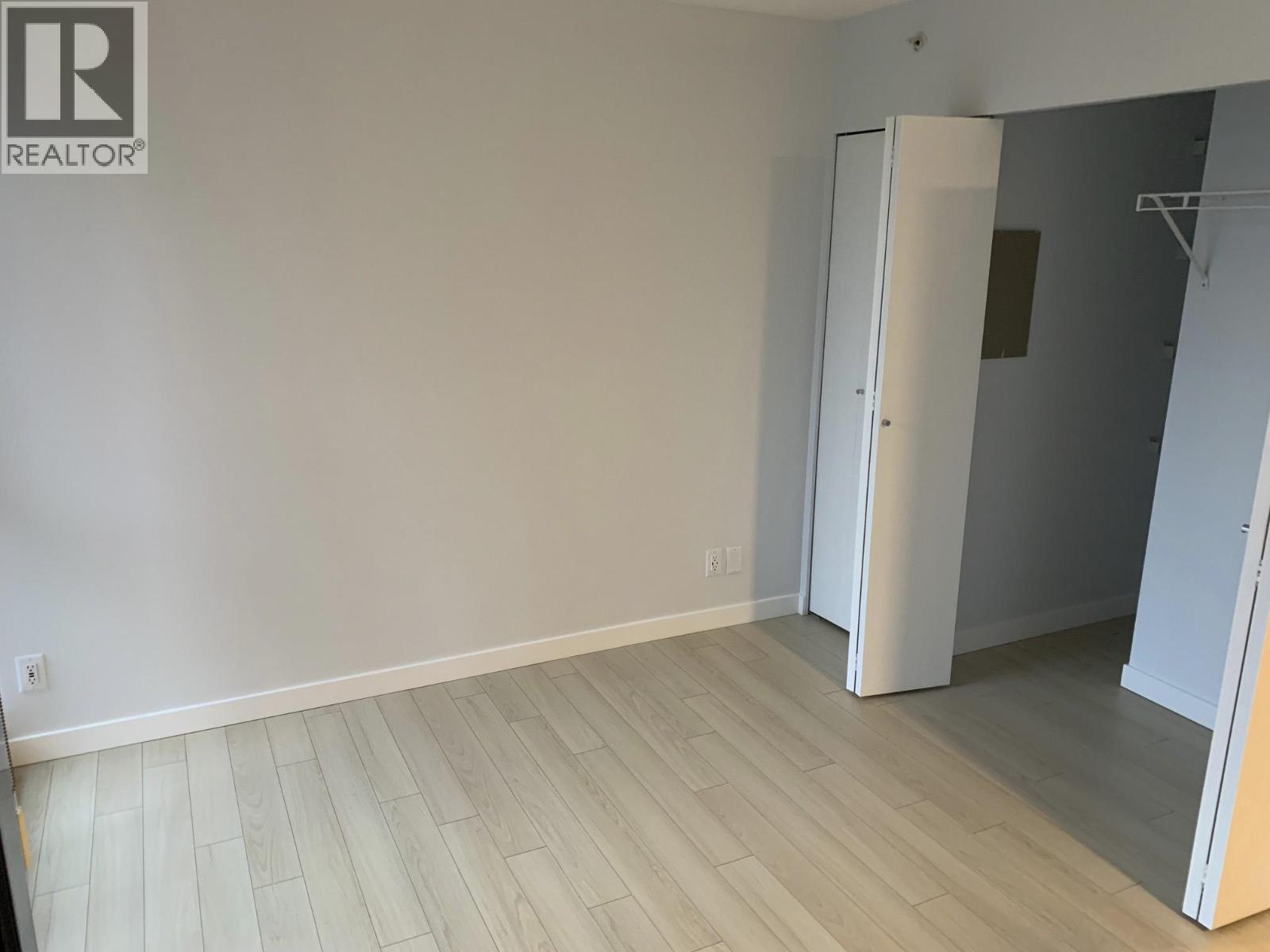 908 909 MAINLAND STREET, Vancouver