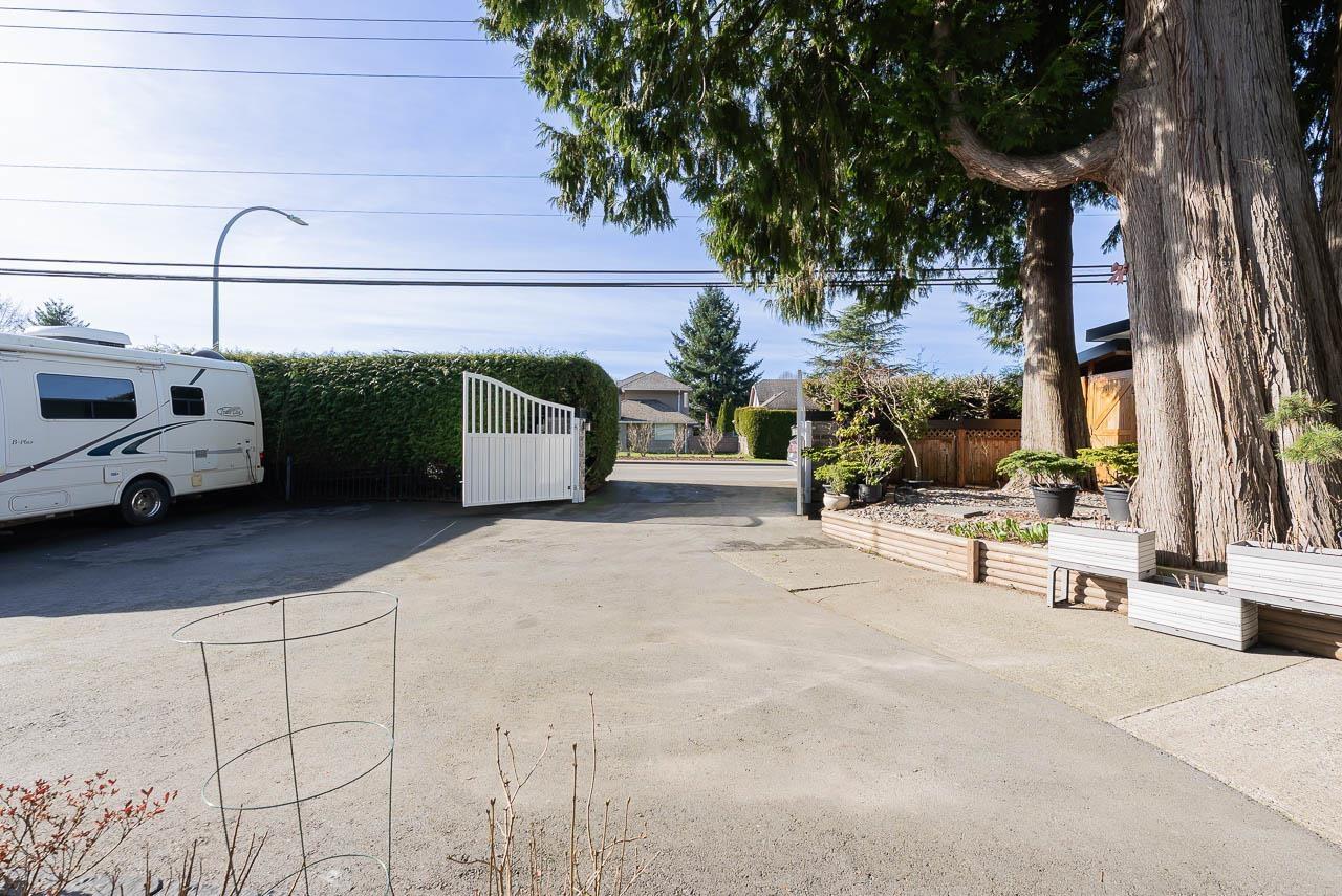 9252 204 Street, Langley, British Columbia, V1M1B7, Langley, British Columbia — photo 4 of 5