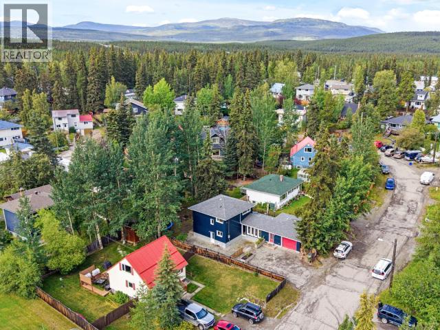 6 CHALET CRESCENT - 2