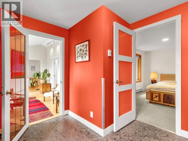 6 CHALET CRESCENT - 6