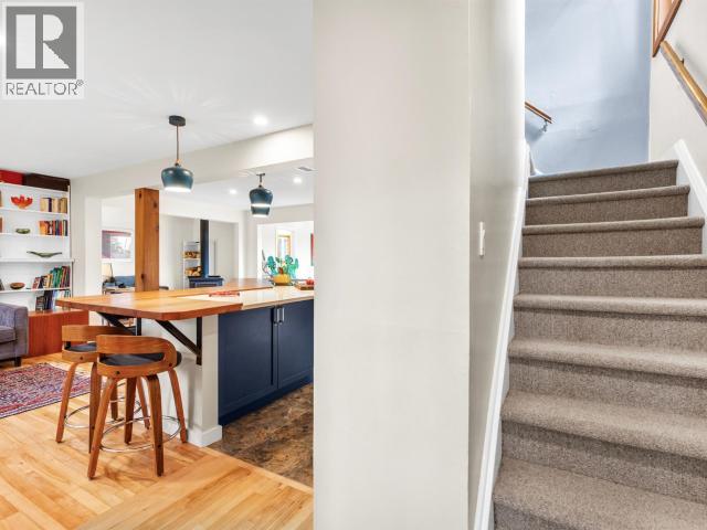 6 CHALET CRESCENT - 23