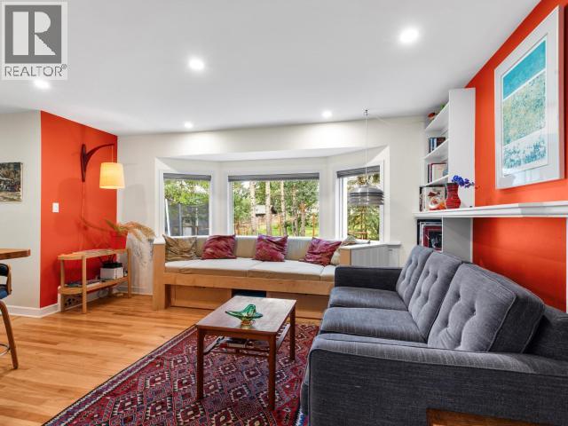 6 CHALET CRESCENT - 20