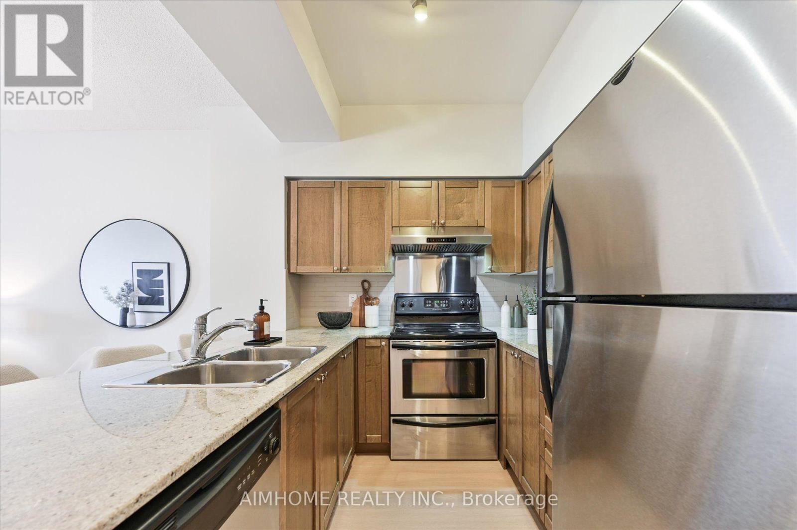 #4505 763 BAY STREET - Image 10