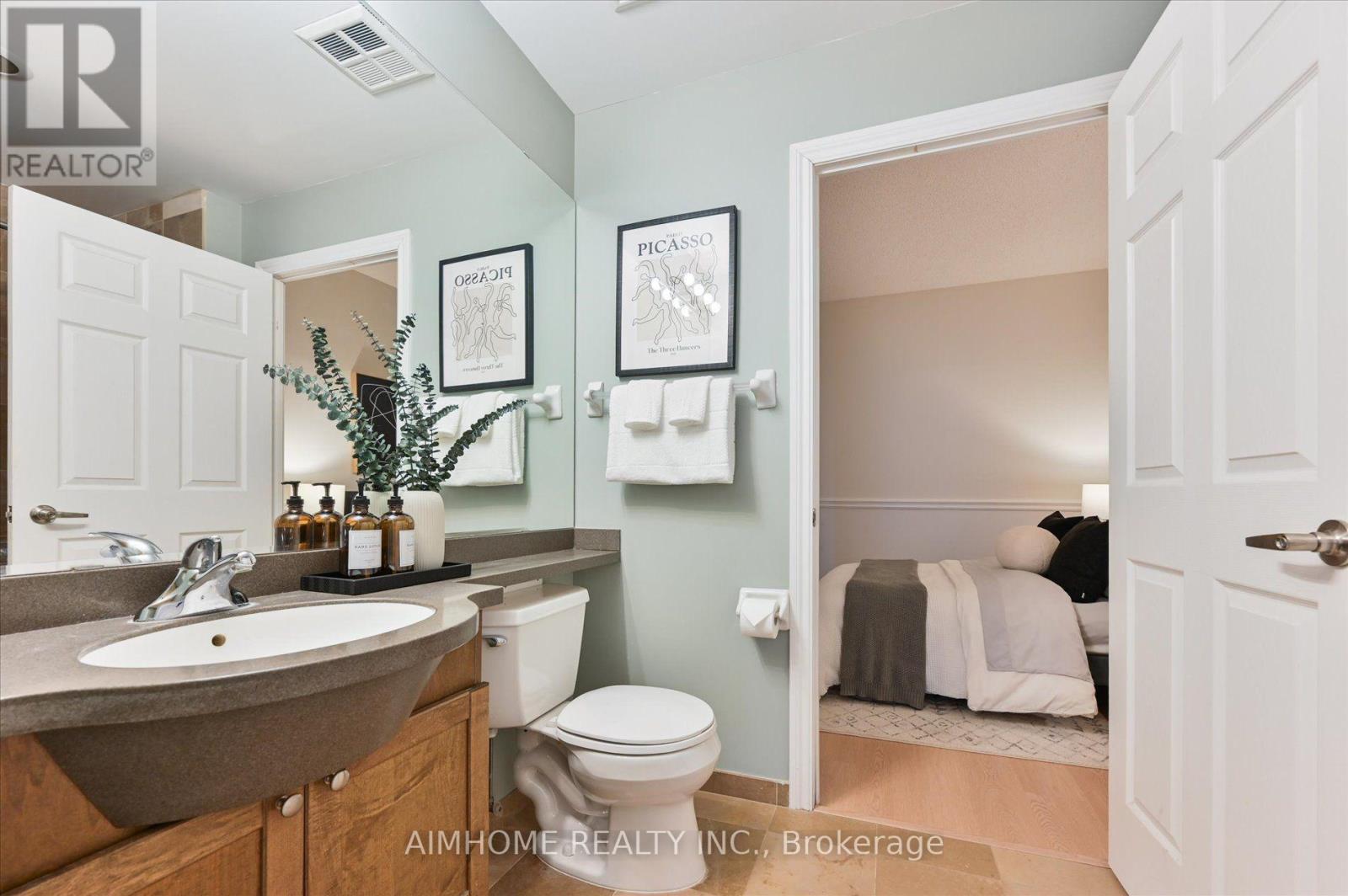 #4505 763 BAY STREET - Image 15