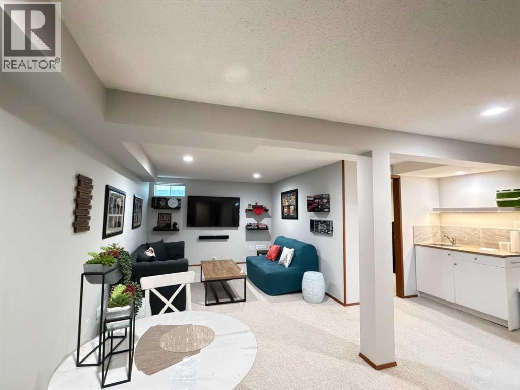 151 Sandstone Place NW - 23