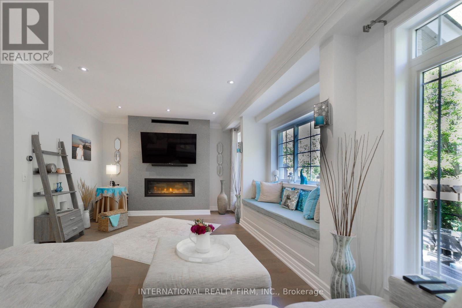 74 REGATTA AVENUE - 6