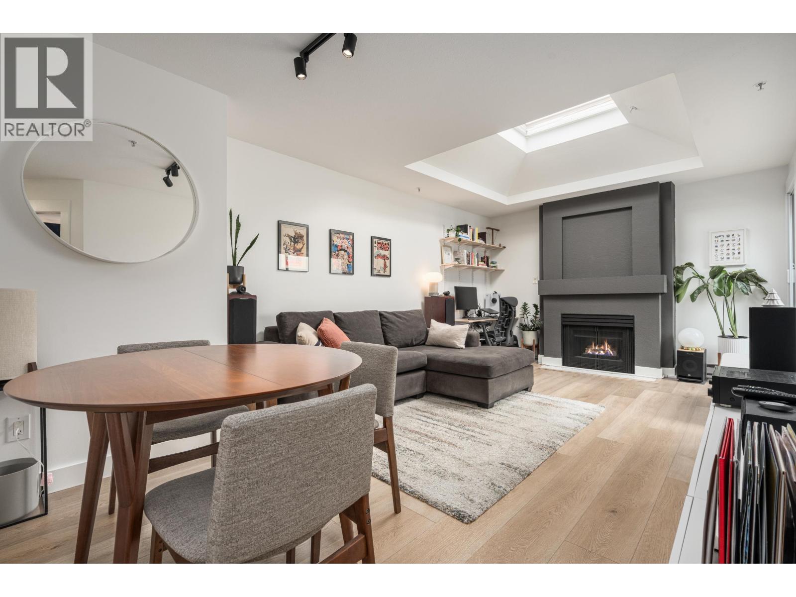 407 1333 W 7TH AVENUE, Vancouver