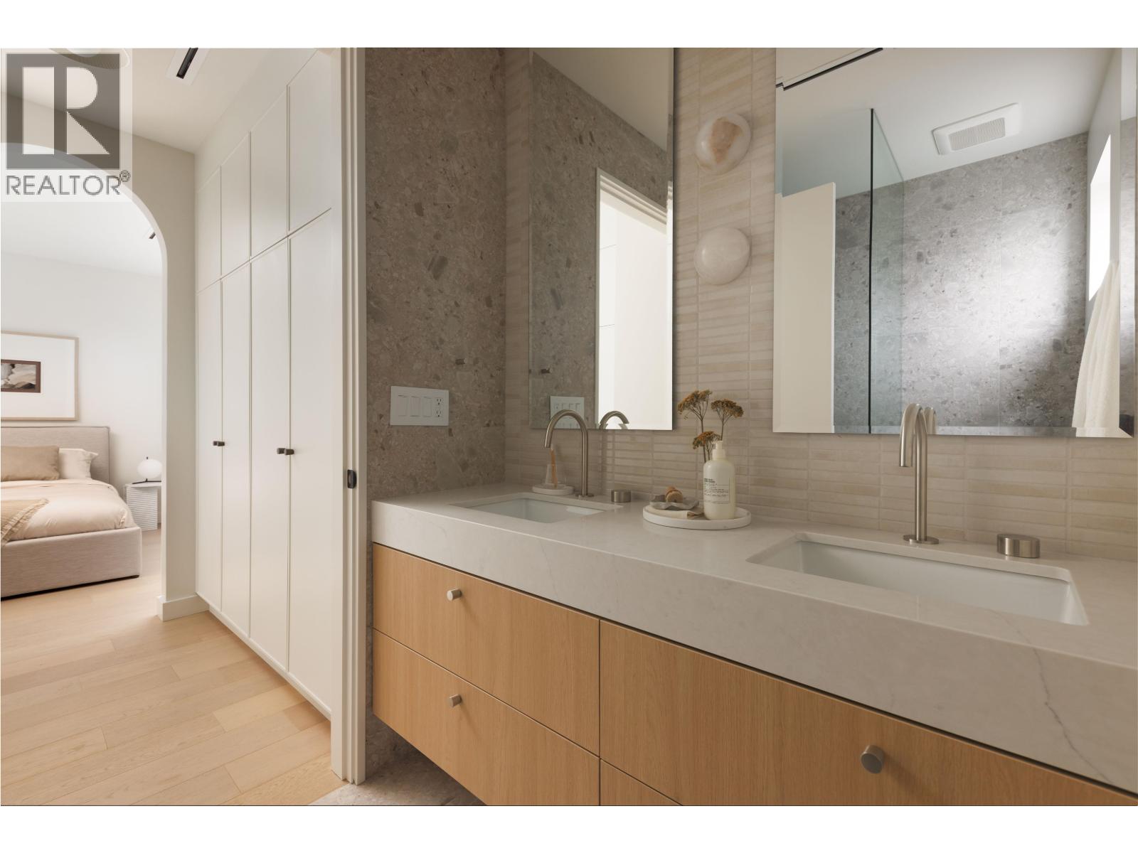 2 3449 W 22ND AVENUE, Vancouver