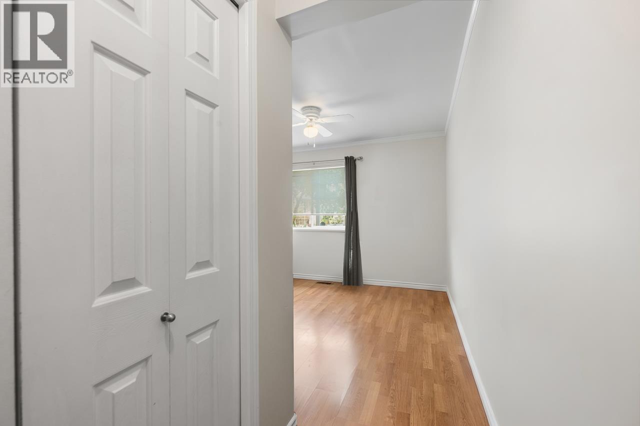 12 230 TENTH STREET, New Westminster