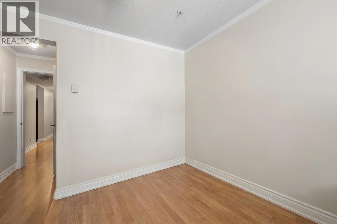 12 230 TENTH STREET, New Westminster