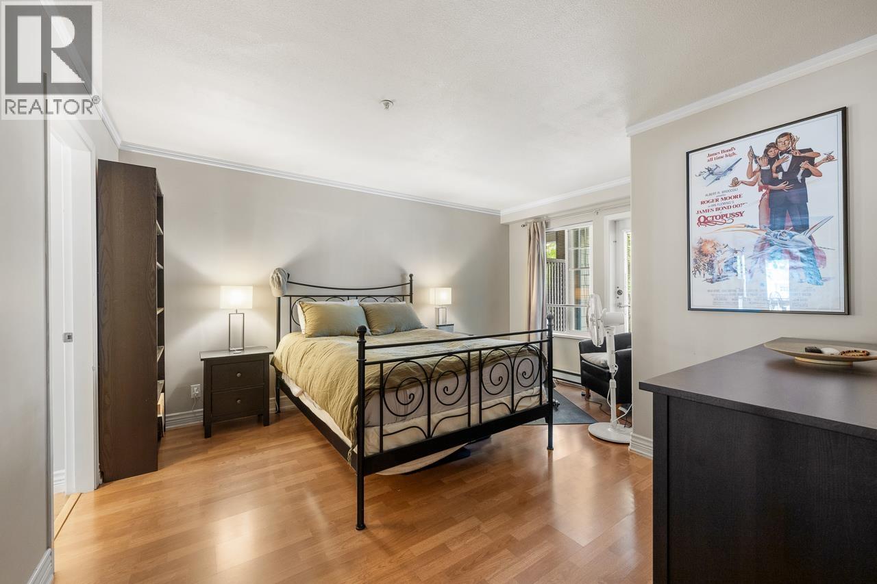 12 230 TENTH STREET, New Westminster