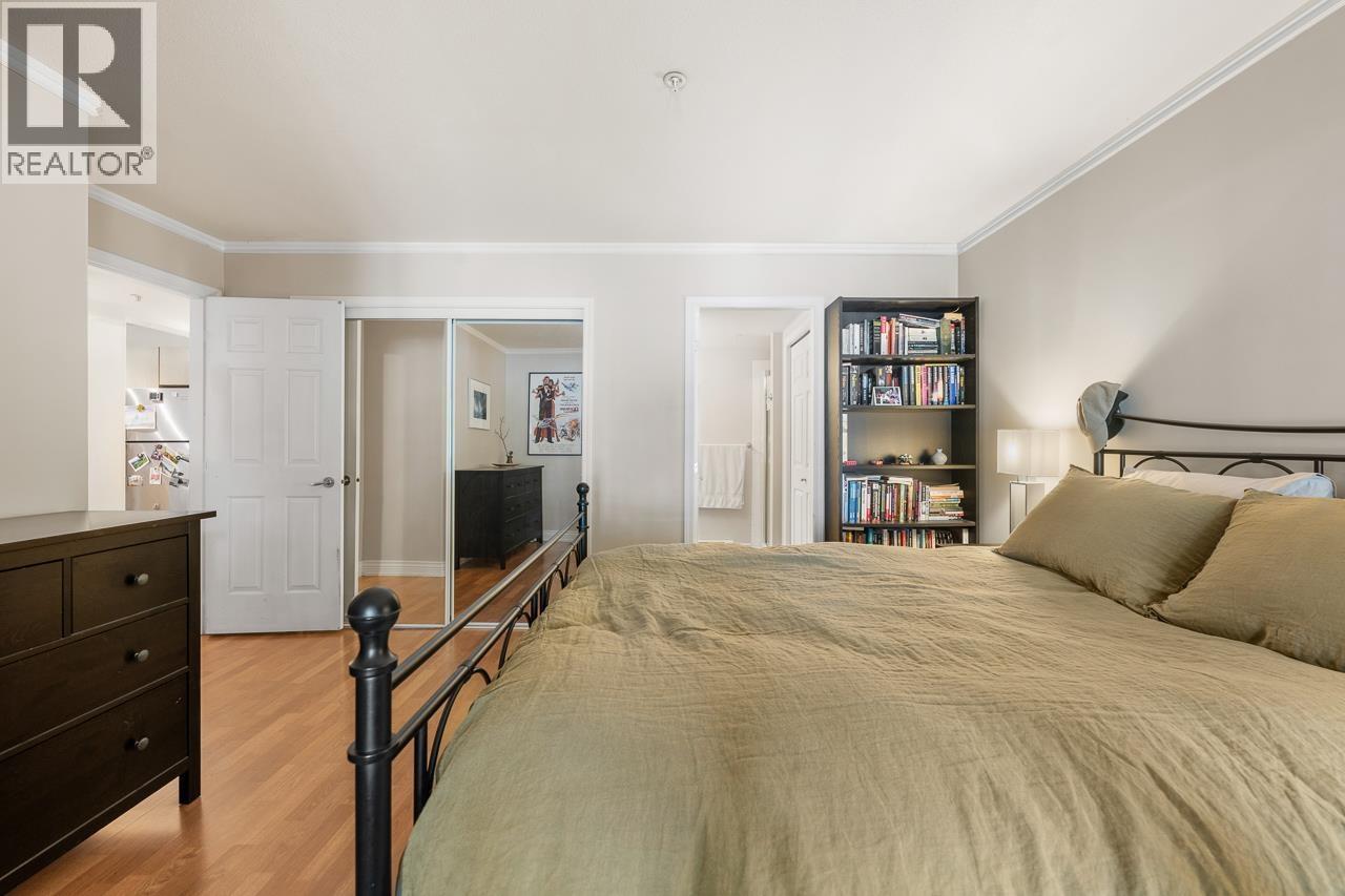 12 230 TENTH STREET, New Westminster