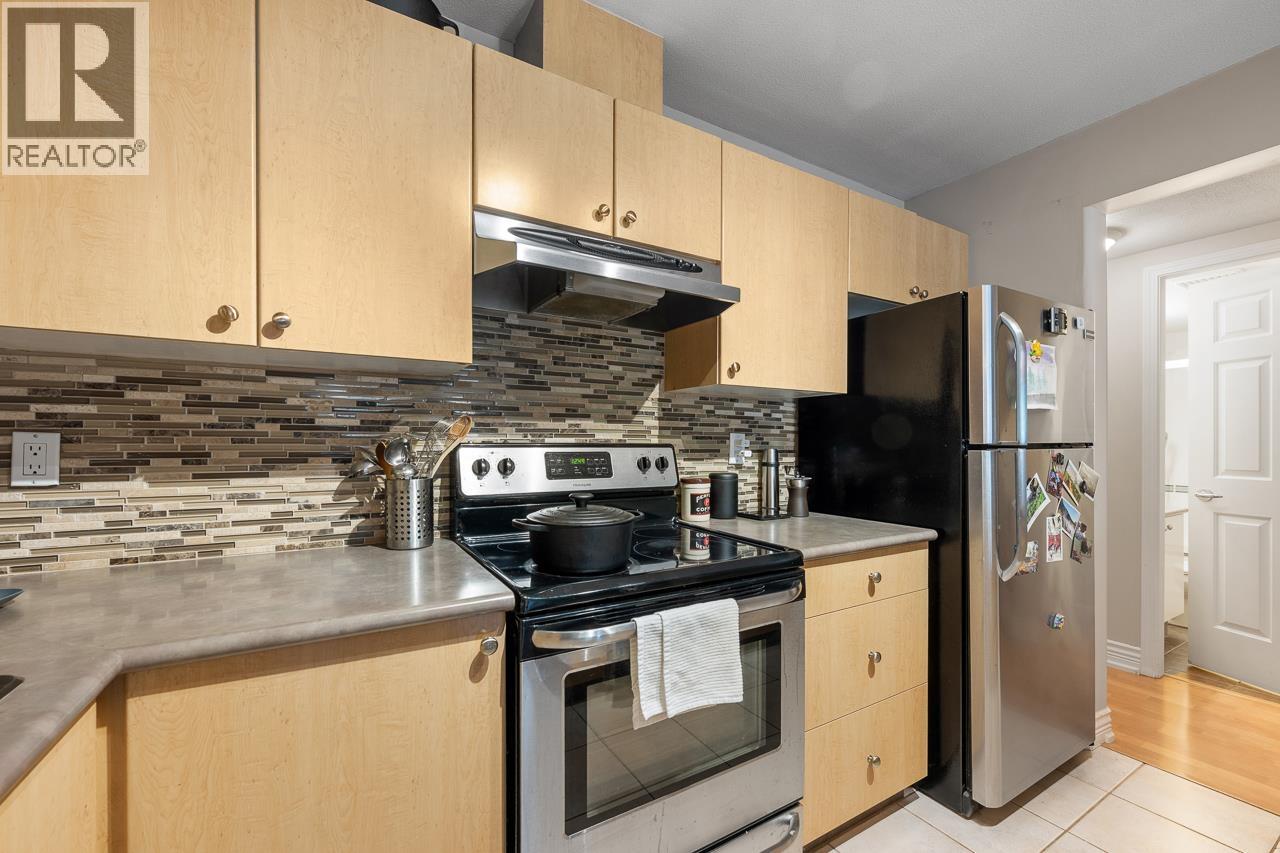 12 230 TENTH STREET, New Westminster